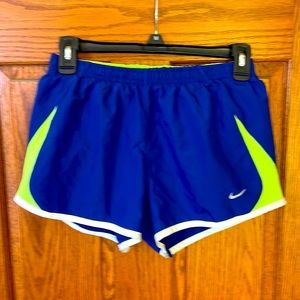 NIKE women S shorts running athletic BLUE green excellent